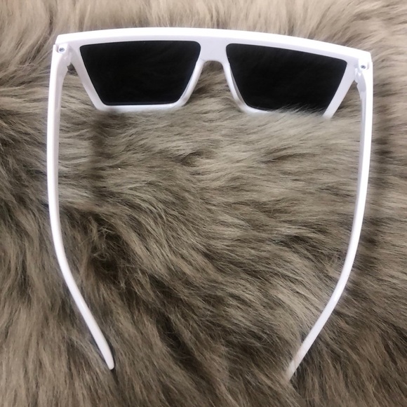 THE WENDY SHADES | WHITE & BLACK SUNGLASSES *NEW* main image 7